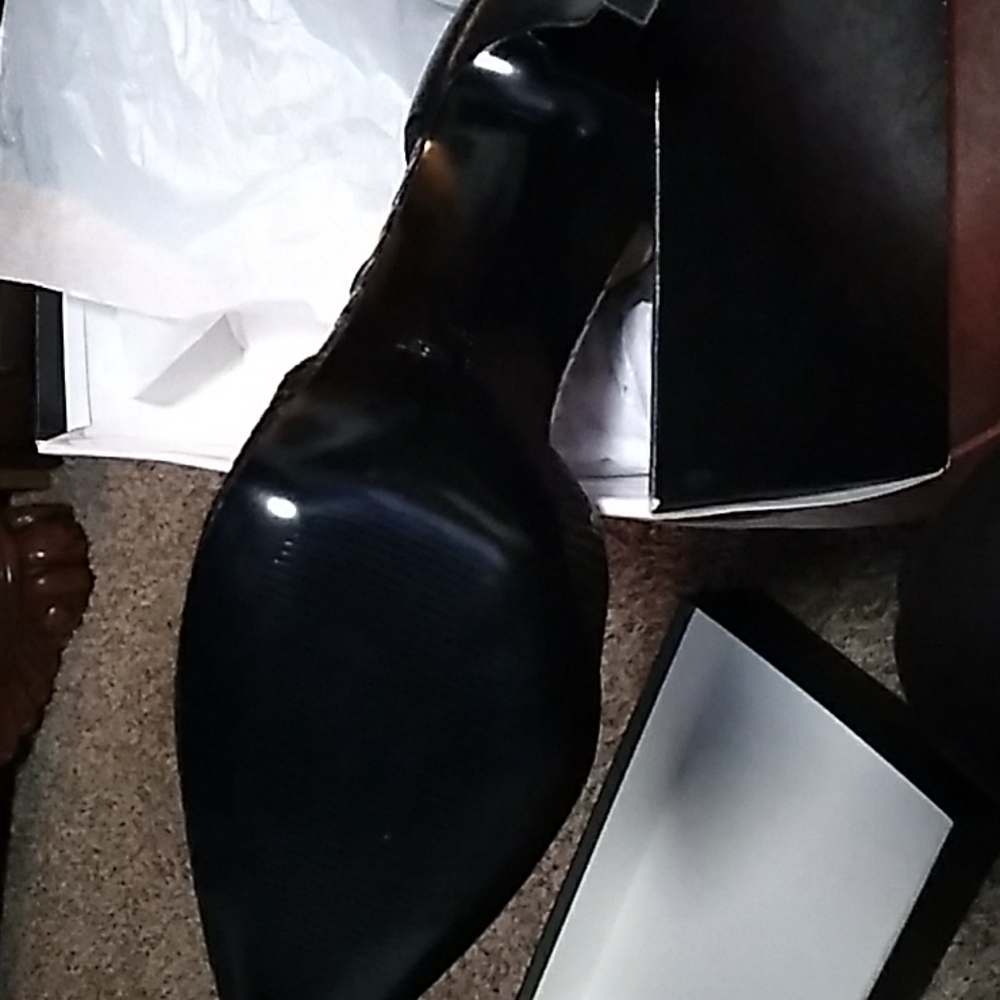 Black heels - Picture 3 of 3